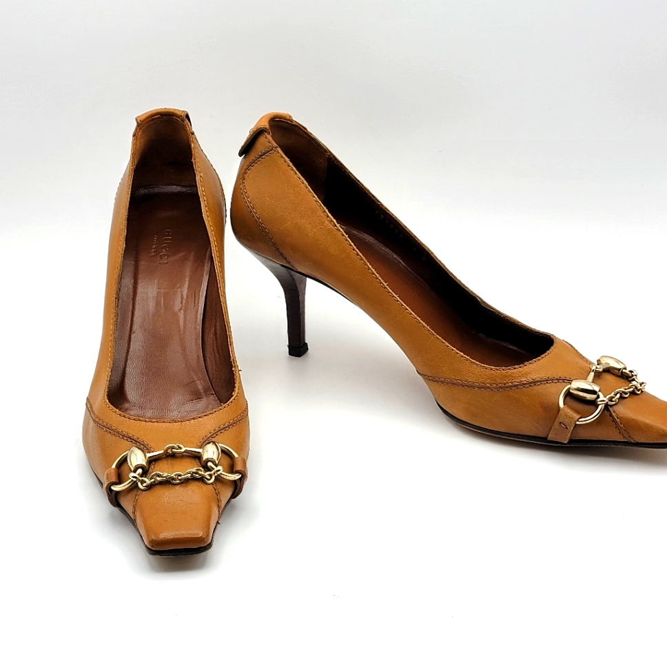 Vintage Gucci By Tom Ford Leather Horsebit Saddle Square Pumps. Size 9b. S993